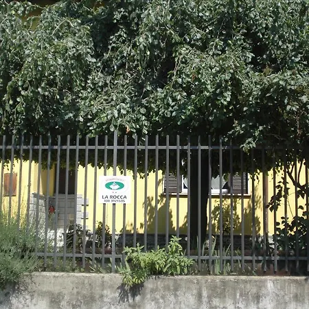 Vakantiehuis Casa Vacanza La Rocca Arona